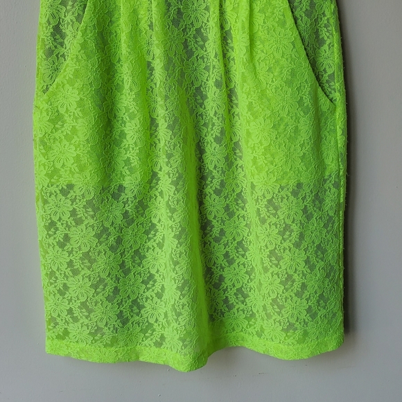Silence + Noise Neon Lace Dress - Picture 5 of 15